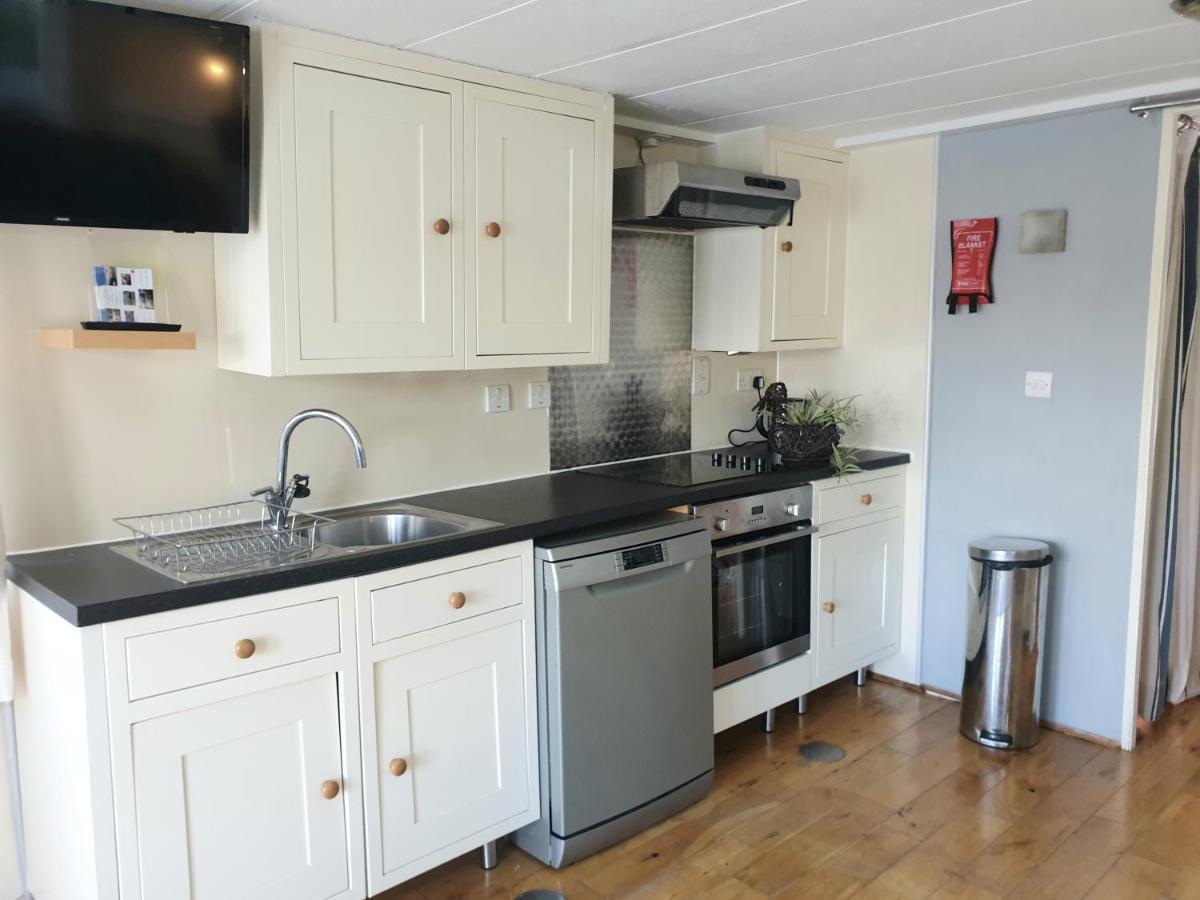 Bluebird House-Boat Hotel East Molesey Exterior foto